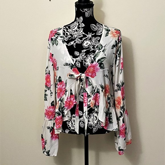 American Eagle Outfitters Tops - American Eagle Floral Blouse NWT